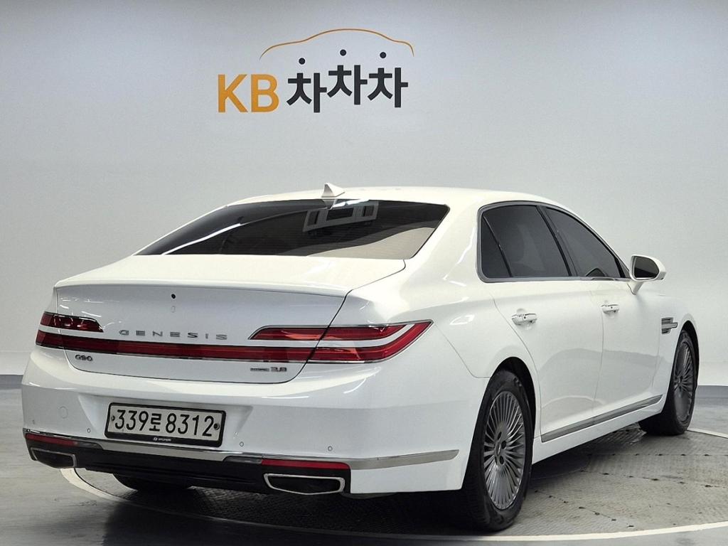 2020 GENESIS G90 