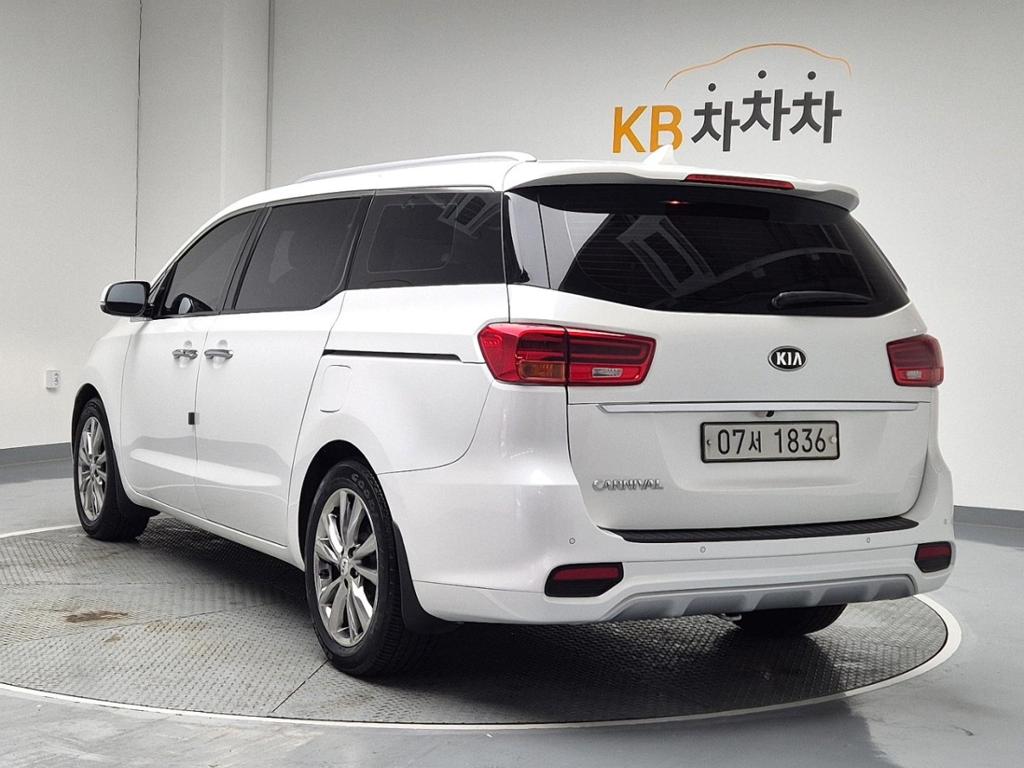 2019 KIA THE NEW CARNIVAL 
