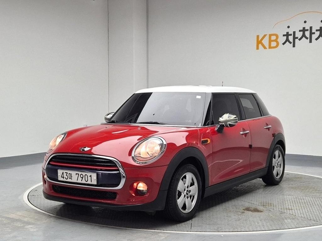 2016 MINI COOPER 