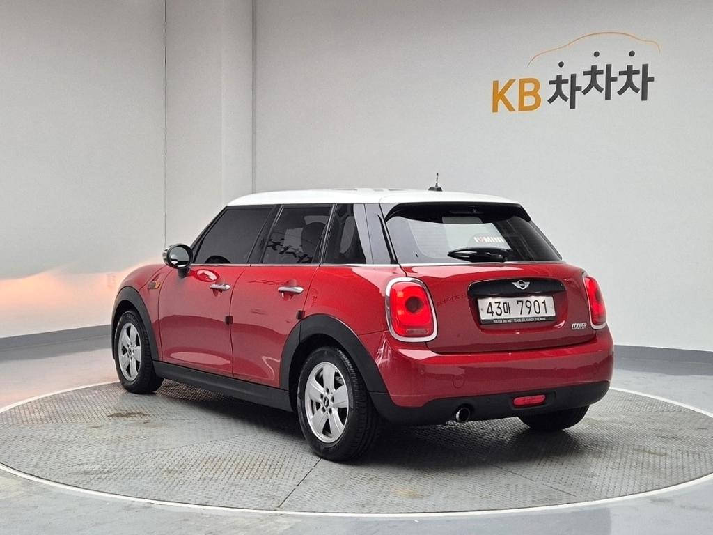 2016 MINI COOPER 