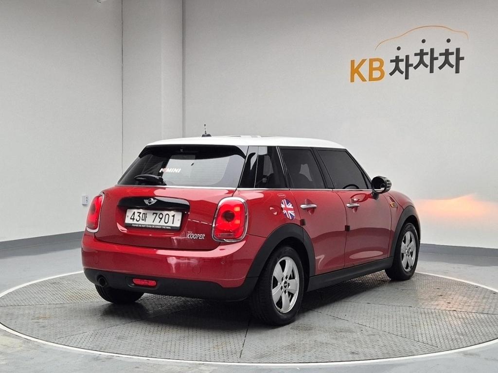2016 MINI COOPER 