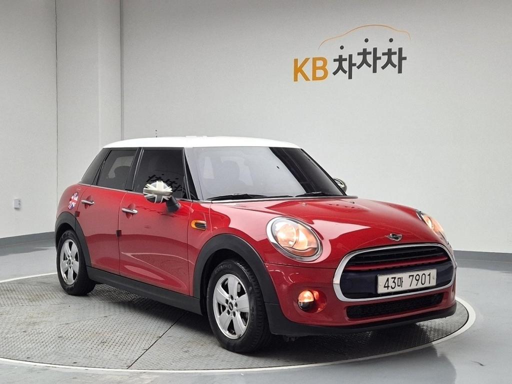 2016 MINI COOPER 