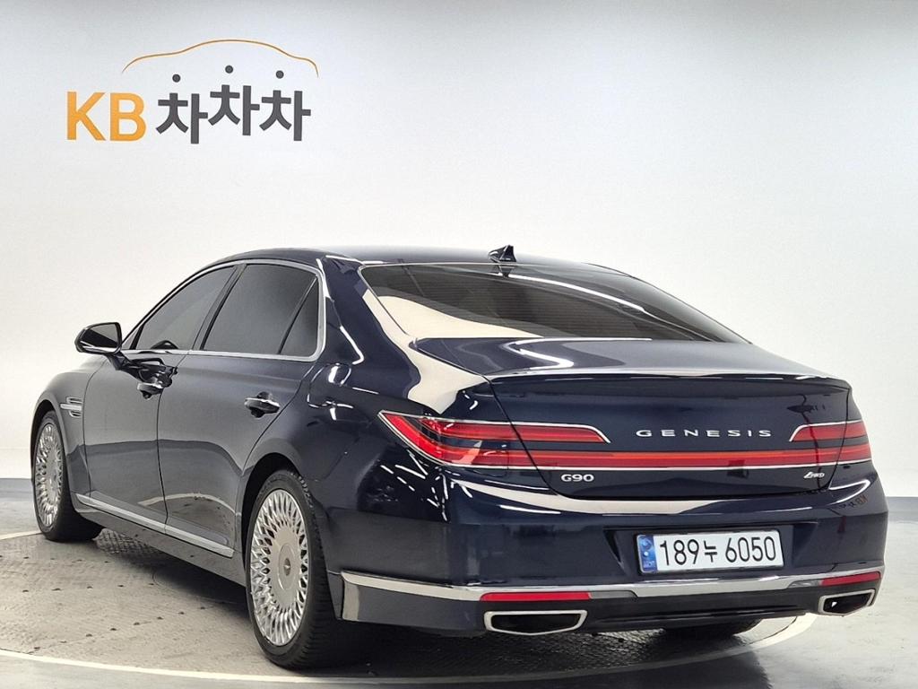 2021 GENESIS G90 