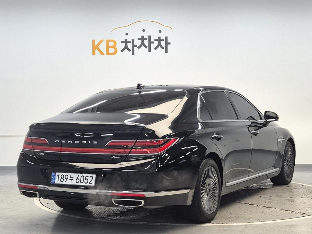 2021 GENESIS G90 