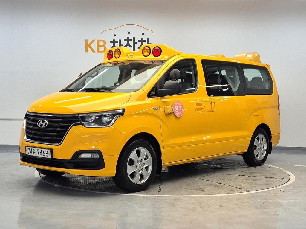 2021 HYUNDAI THE NEW GRAND STAREX 