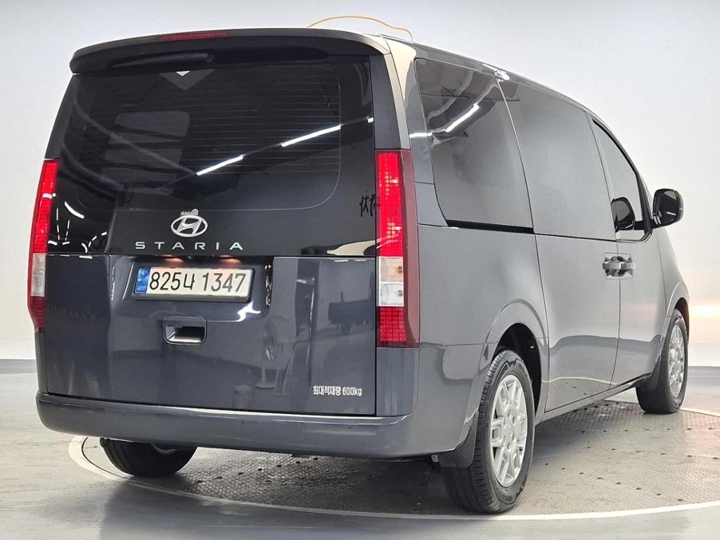 2022 HYUNDAI STARIA 