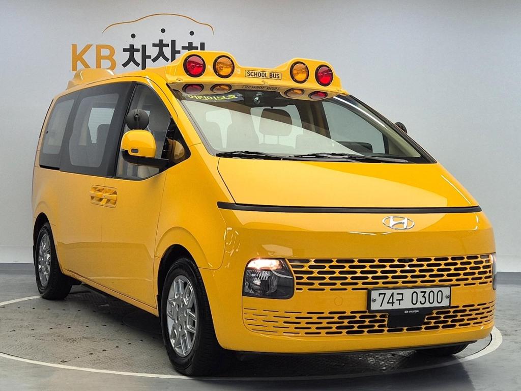 2022 HYUNDAI STARIA 