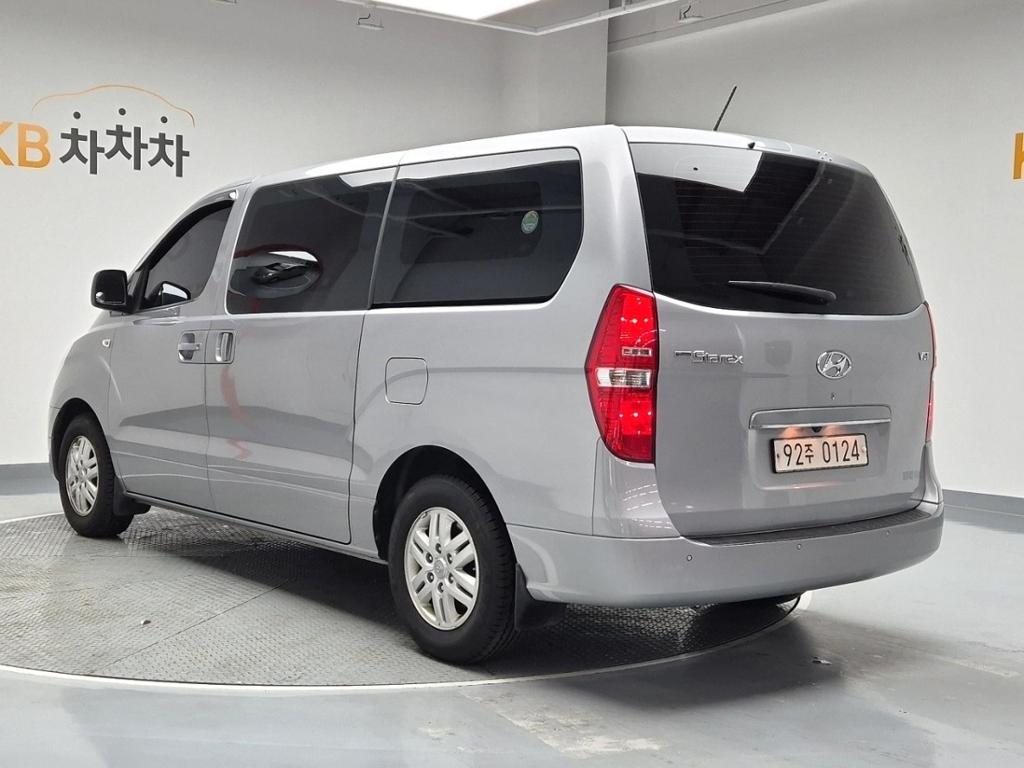 2018 HYUNDAI GRAND STAREX 