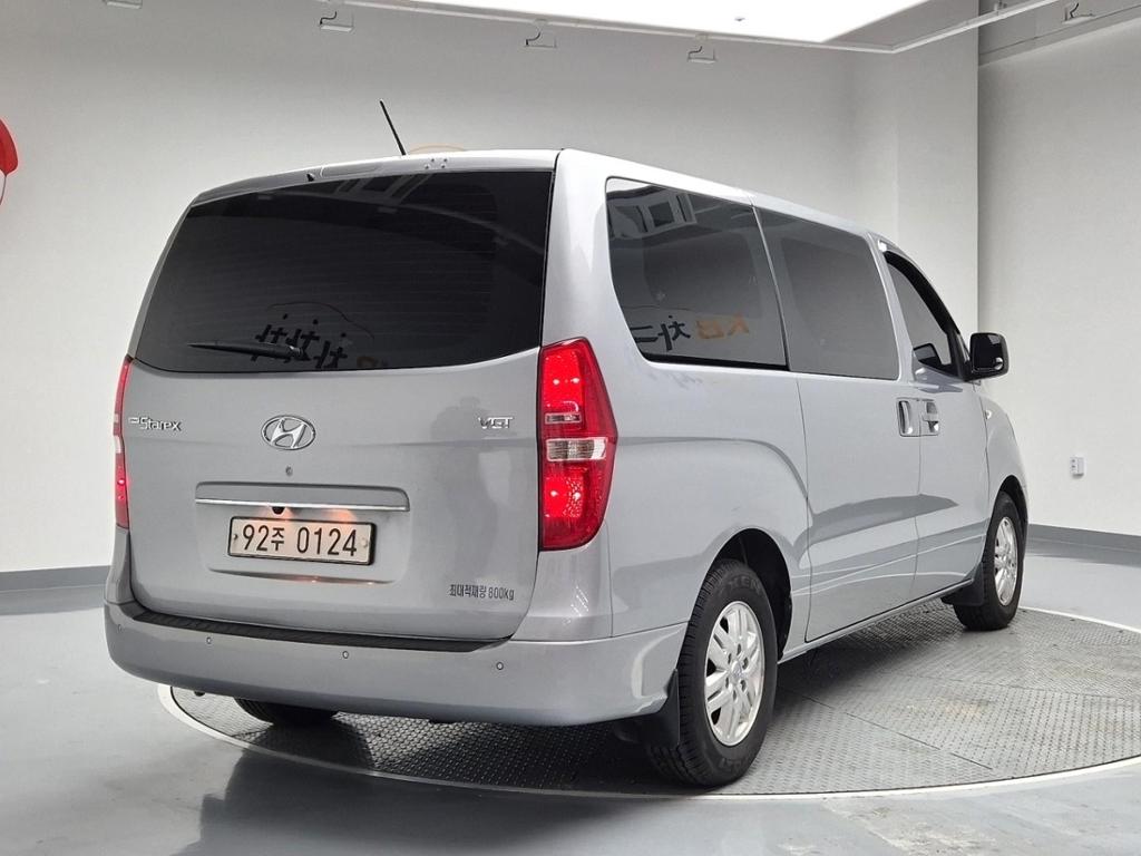 2018 HYUNDAI GRAND STAREX 