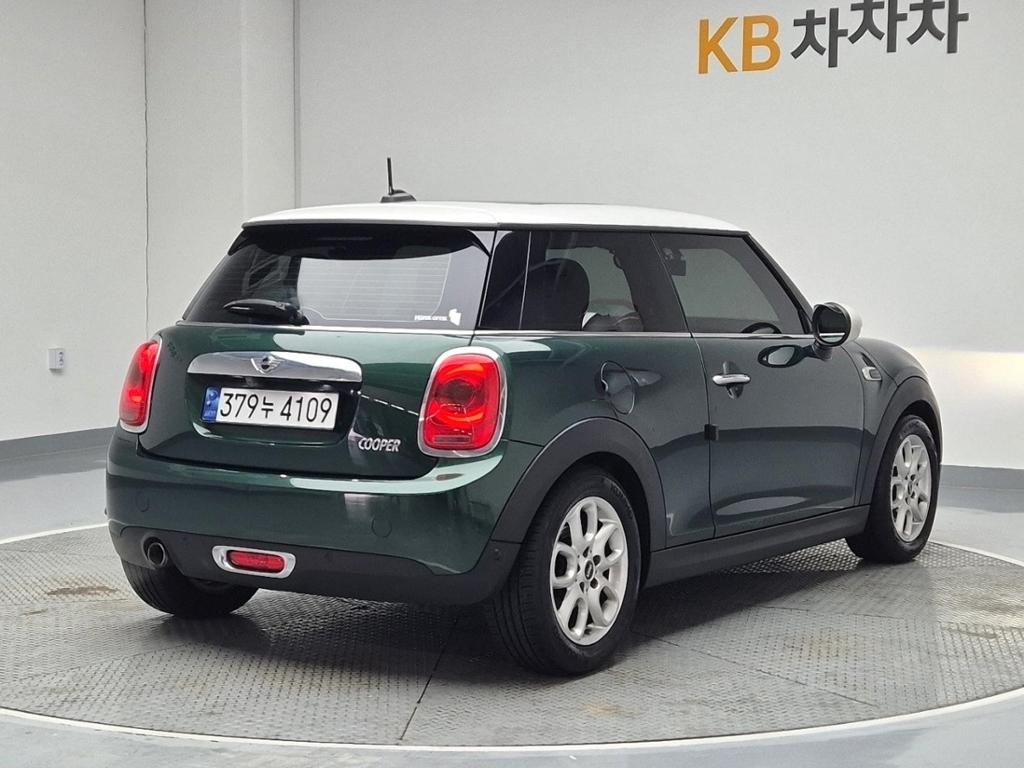 2015 MINI COOPER 