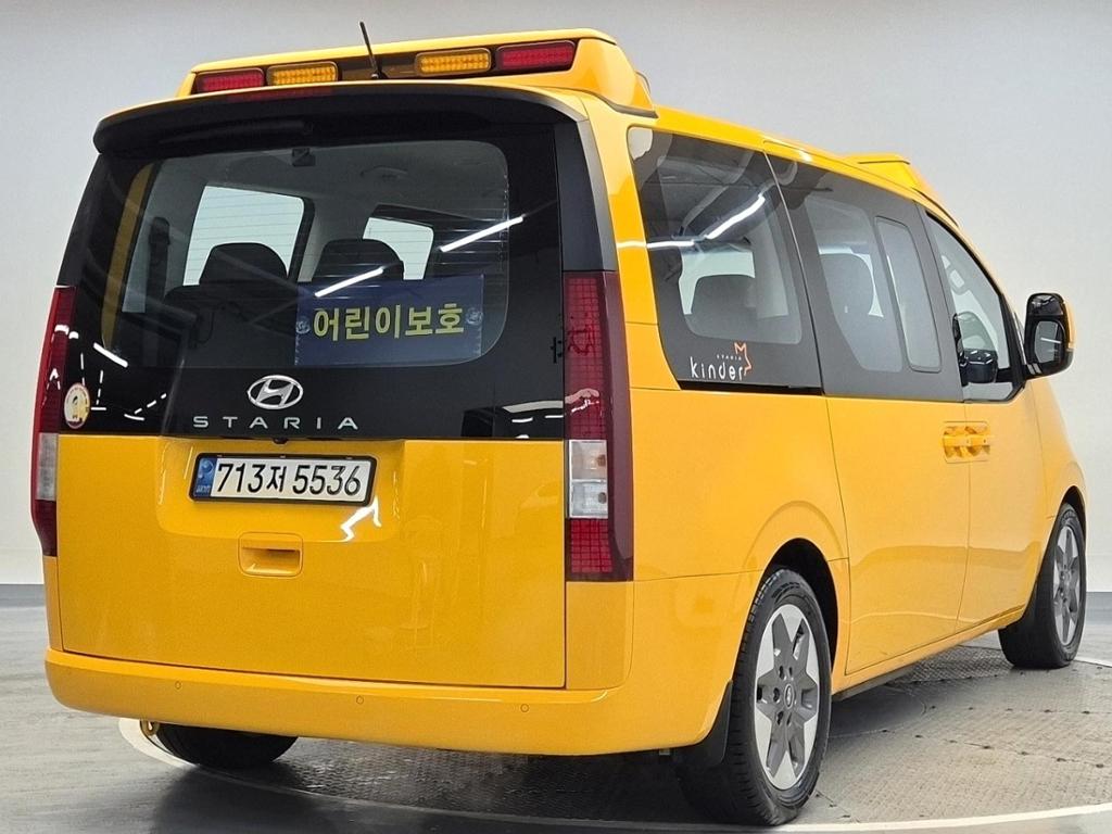 2022 HYUNDAI STARIA 