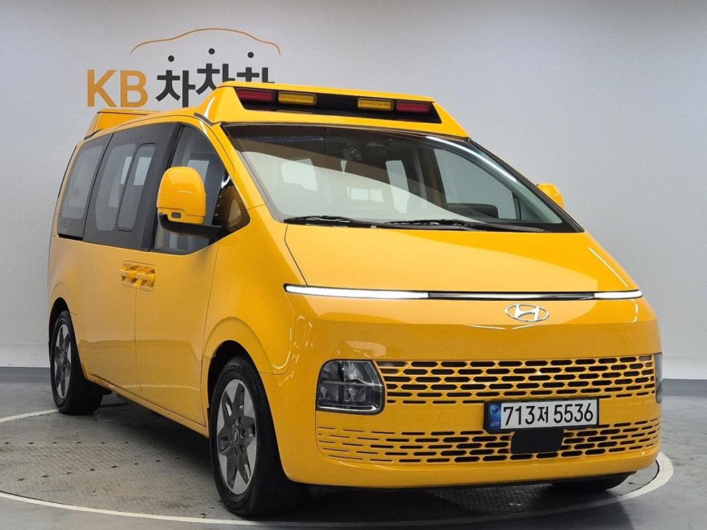 2022 HYUNDAI STARIA 