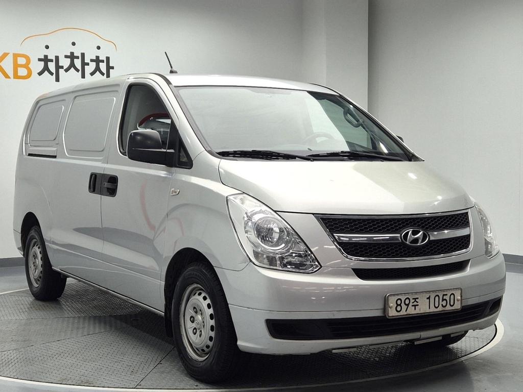 2010 HYUNDAI GRAND STAREX 