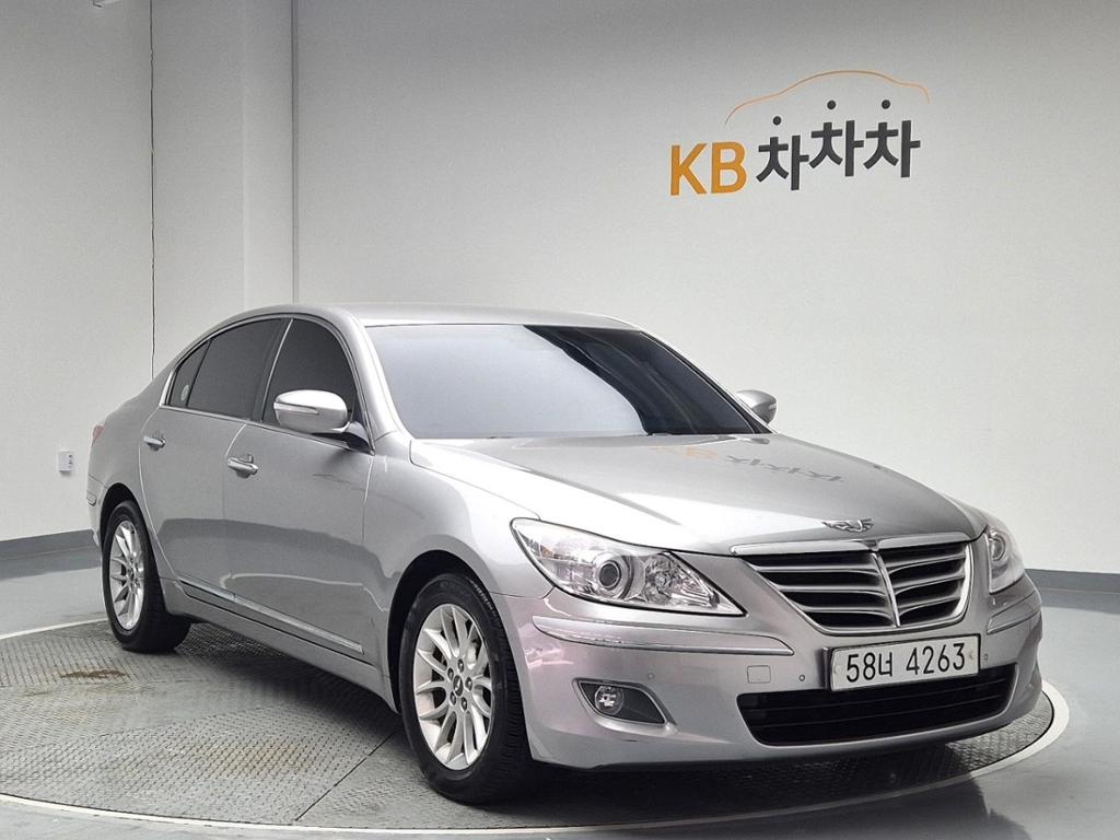 2011 HYUNDAI GENESIS 