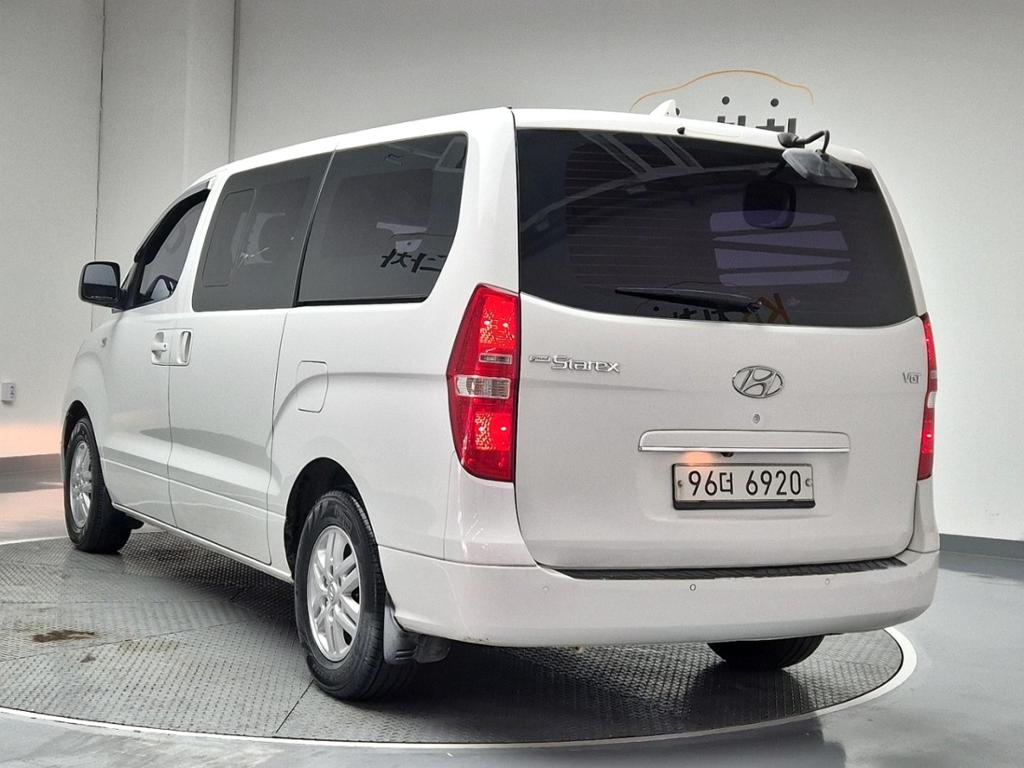 2017 HYUNDAI GRAND STAREX 