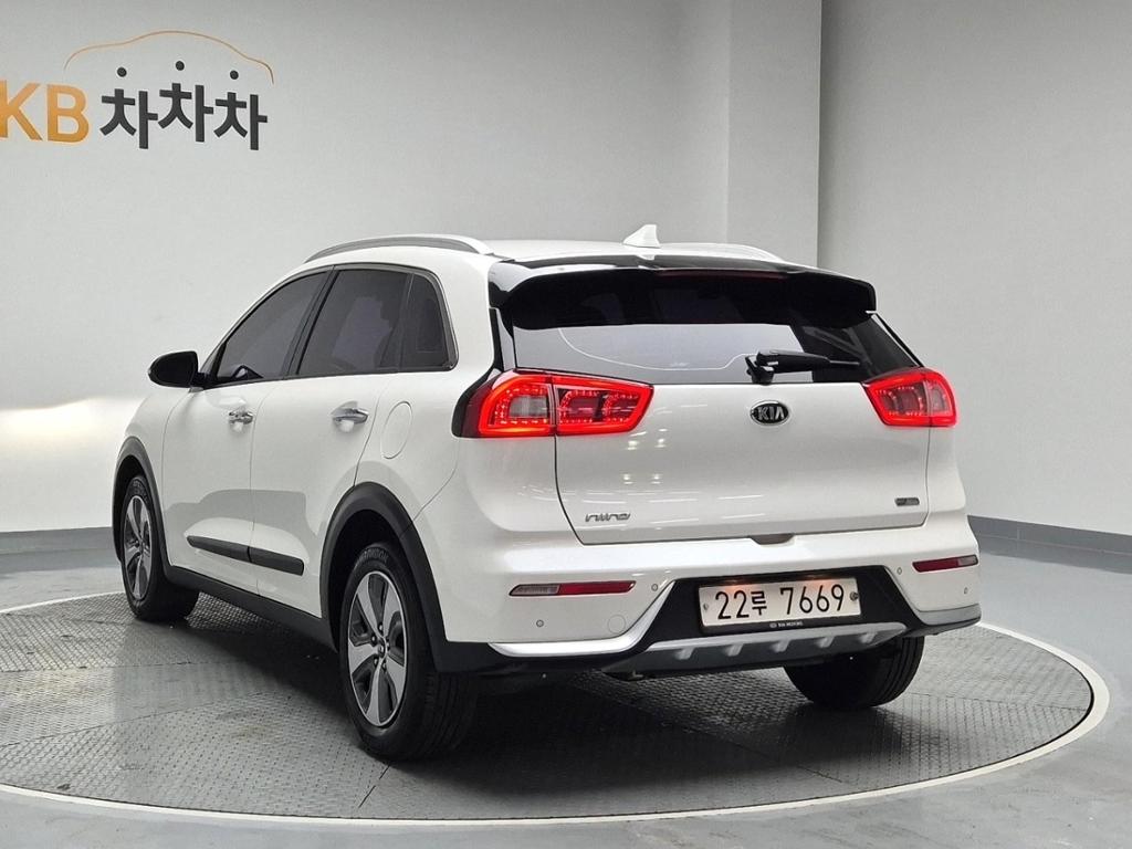 2018 KIA NIRO 