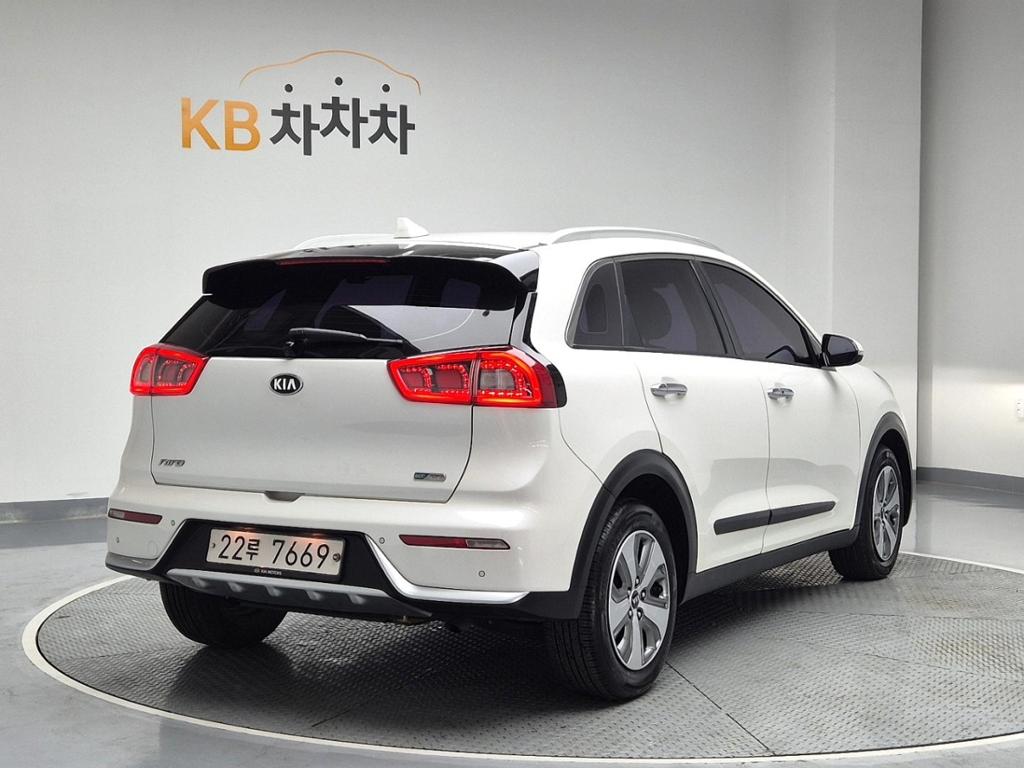 2018 KIA NIRO 