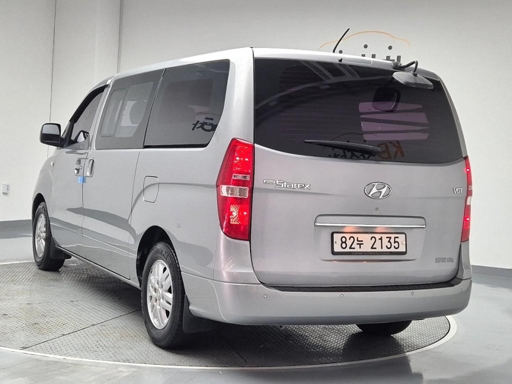 2018 HYUNDAI GRAND STAREX 