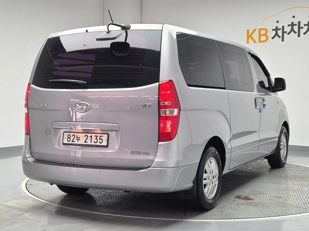 2018 HYUNDAI GRAND STAREX 