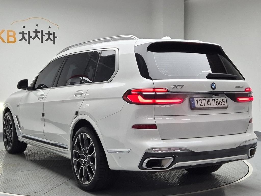 2024 BMW X7 