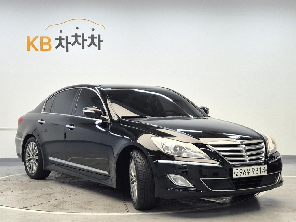 2013 HYUNDAI GENESIS 