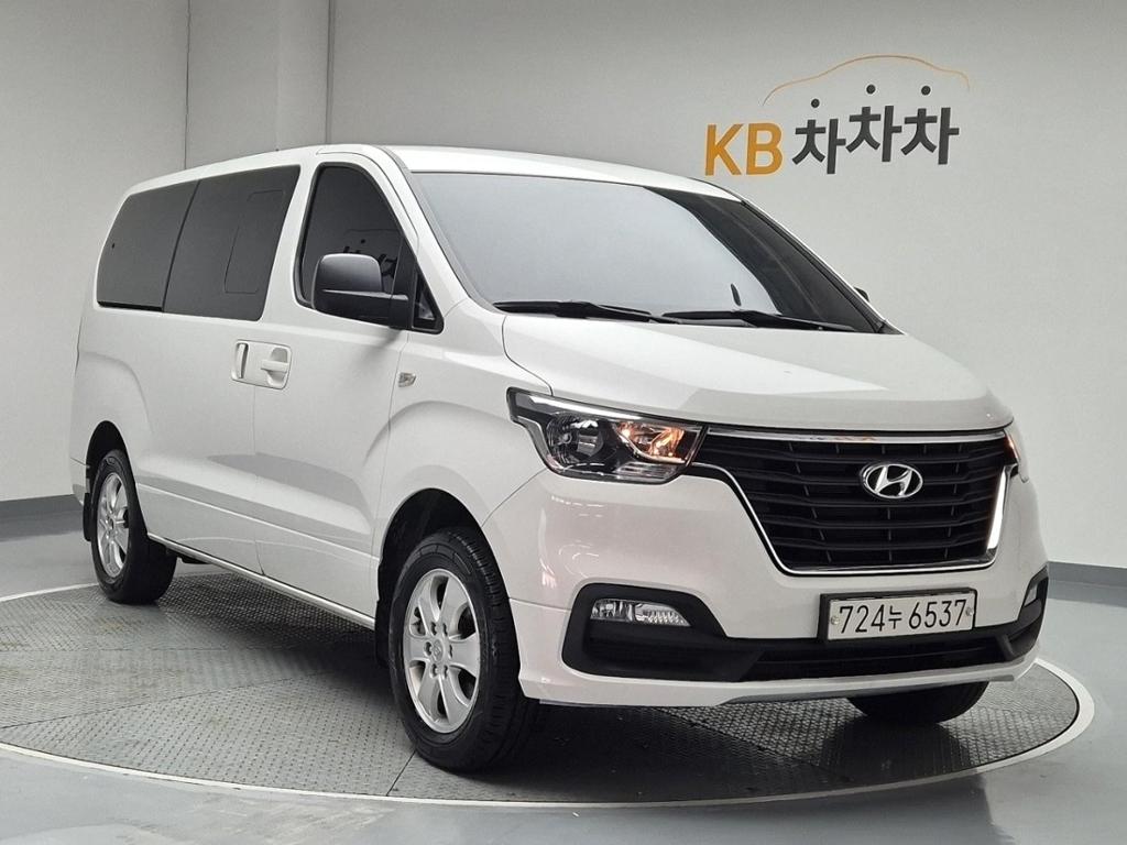 2021 HYUNDAI THE NEW GRAND STAREX 