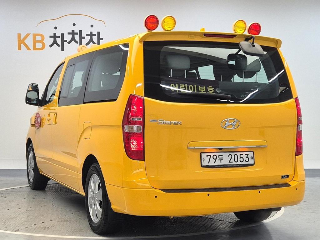 2019 HYUNDAI THE NEW GRAND STAREX 
