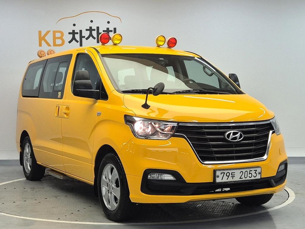 2019 HYUNDAI THE NEW GRAND STAREX 