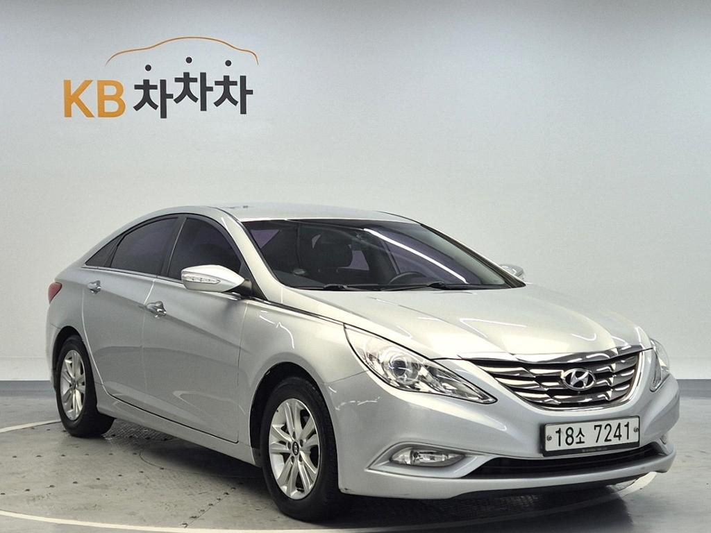 2011 HYUNDAI SONATA (YF) 