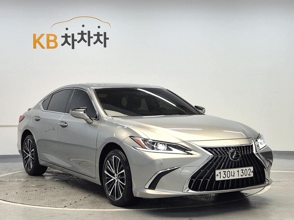 2023 LEXUS ES 