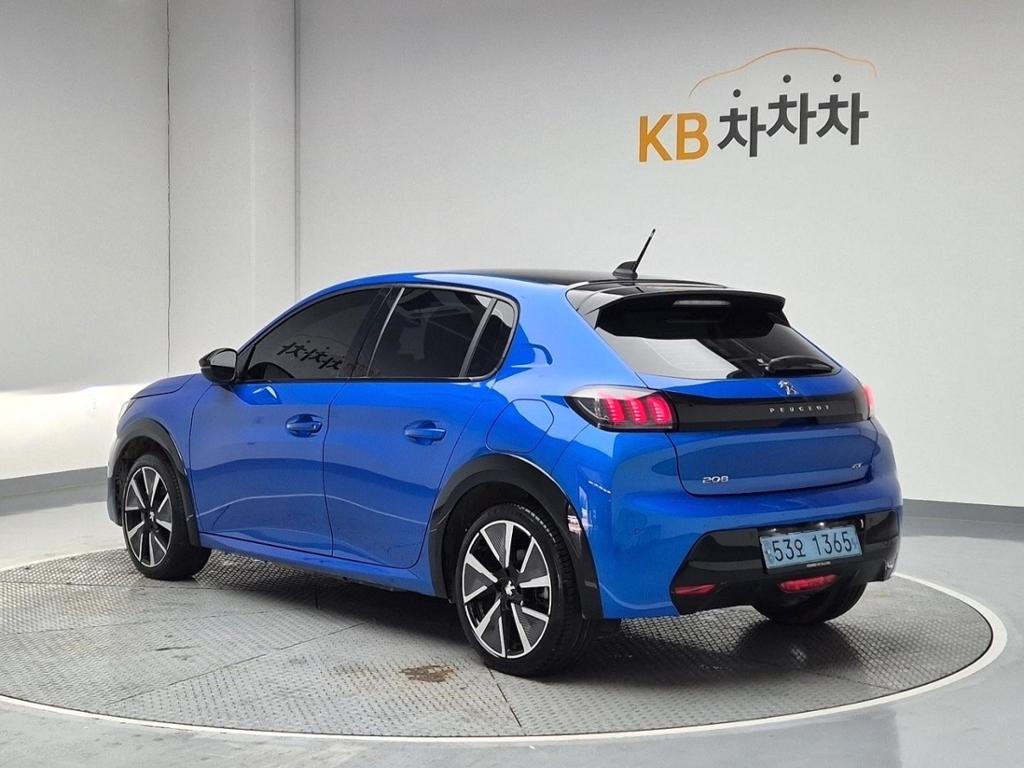 2022 PEUGEOT e-208 
