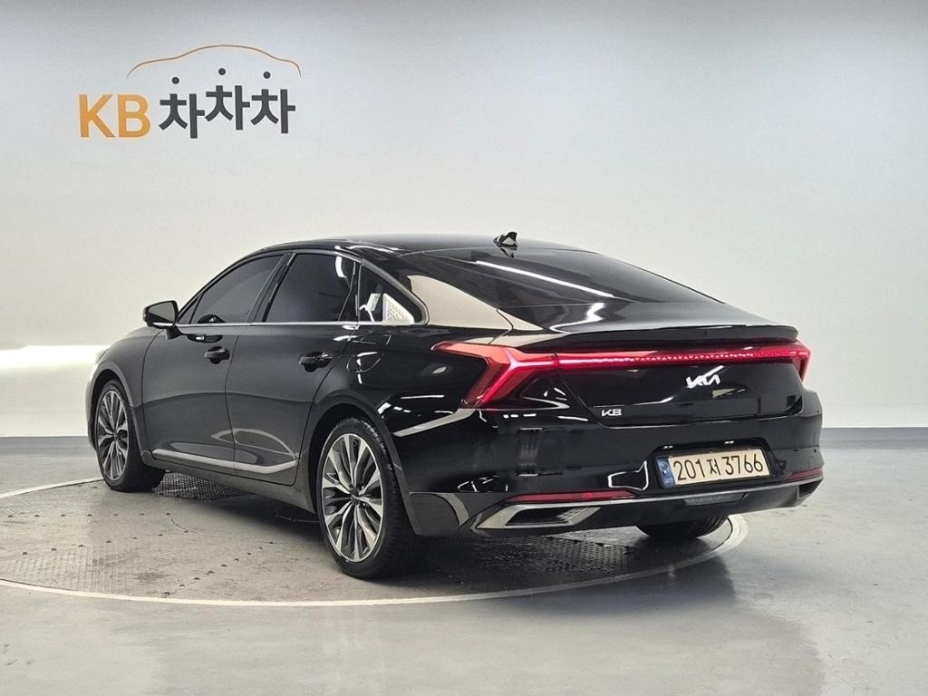 2022 KIA K8 