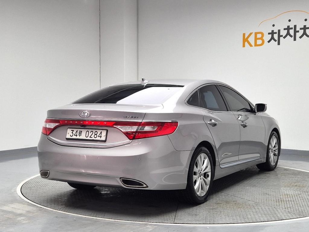 2012 HYUNDAI GRANDEUR HG 
