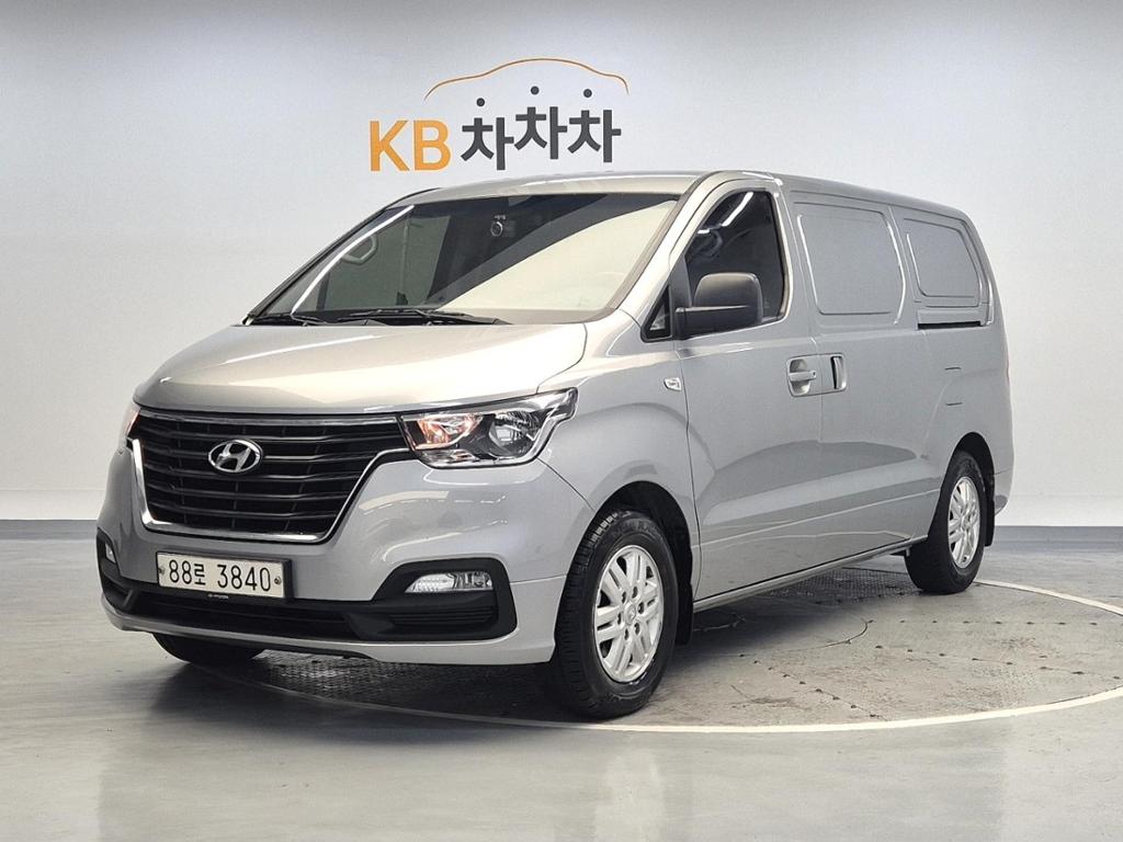 2021 HYUNDAI THE NEW GRAND STAREX 