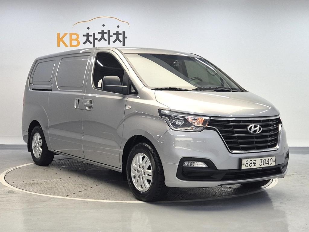 2021 HYUNDAI THE NEW GRAND STAREX 