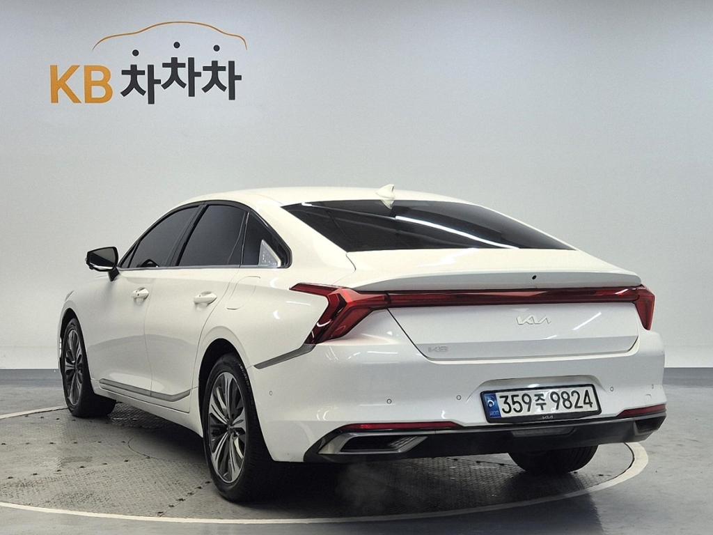 2022 KIA K8 