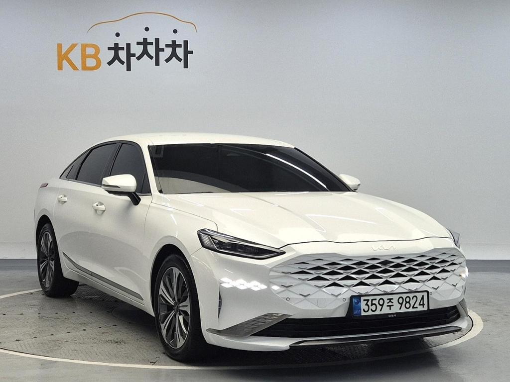 2022 KIA K8 