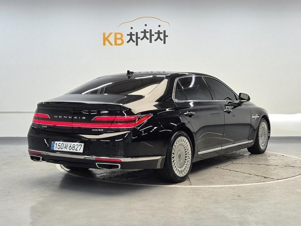2020 GENESIS G90 