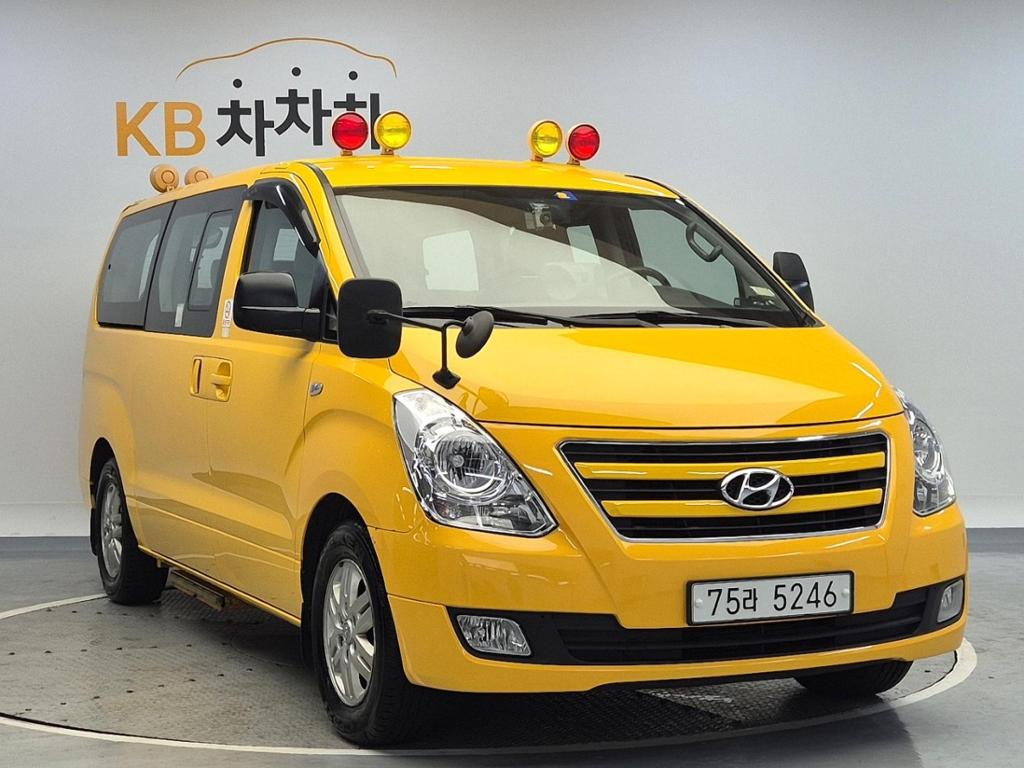 2016 HYUNDAI GRAND STAREX 