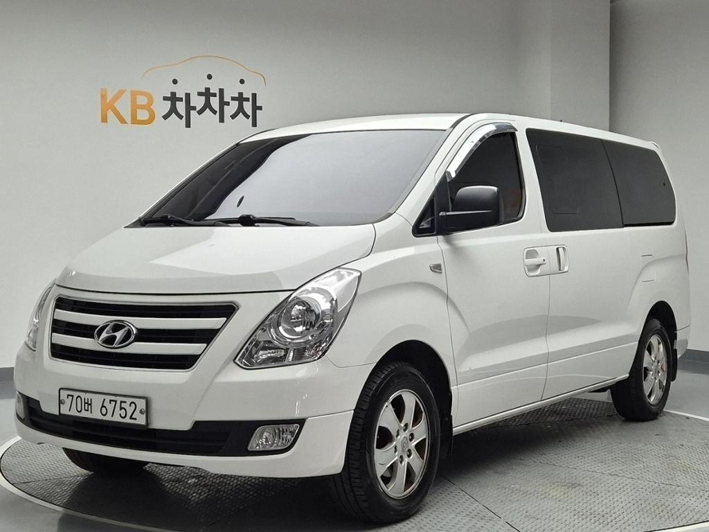 2018 HYUNDAI GRAND STAREX 