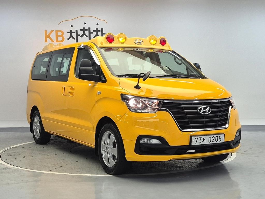 2019 HYUNDAI THE NEW GRAND STAREX 