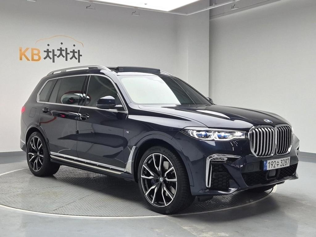 2022 BMW X7 