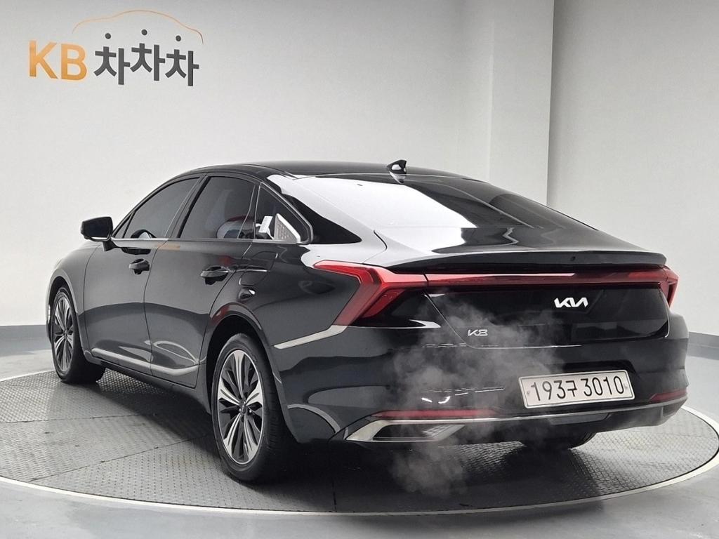 2022 KIA K8 