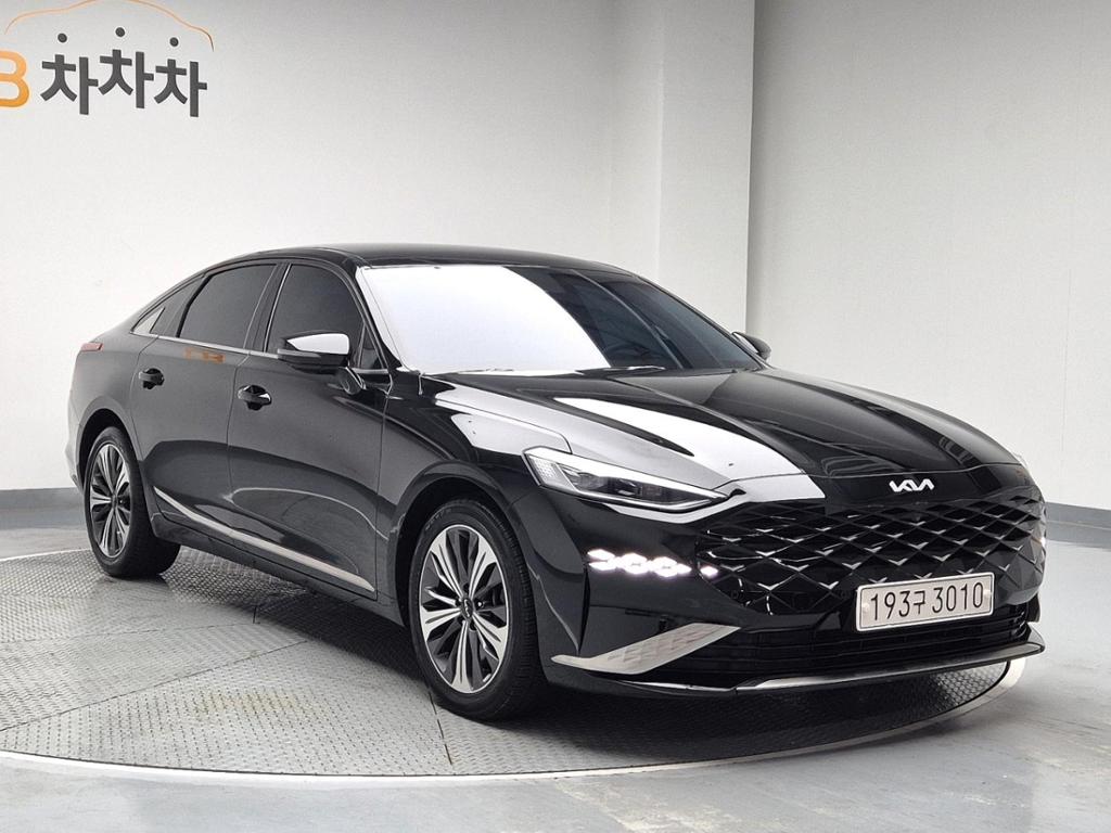2022 KIA K8 