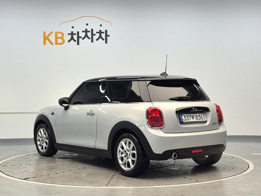 2021 MINI COOPER 