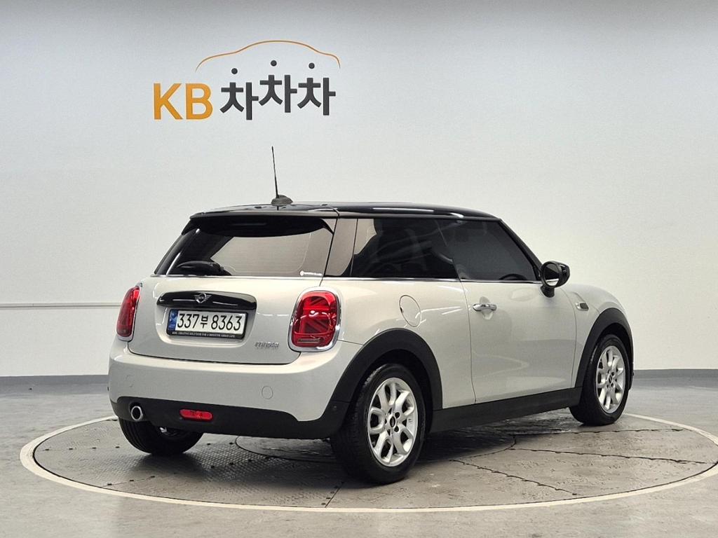 2021 MINI COOPER 