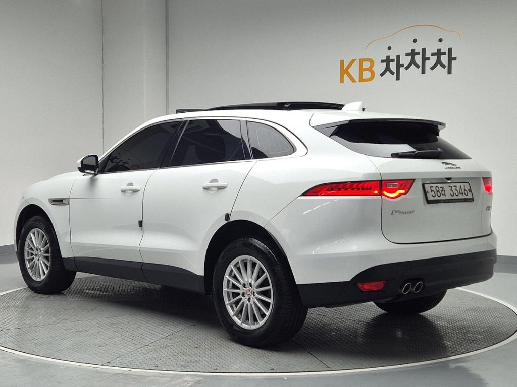 2018 JAGUAR F-PACE 