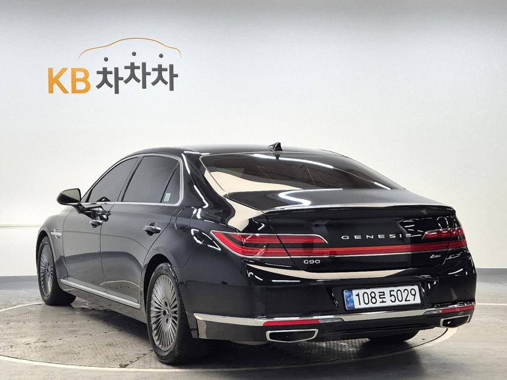 2021 GENESIS G90 
