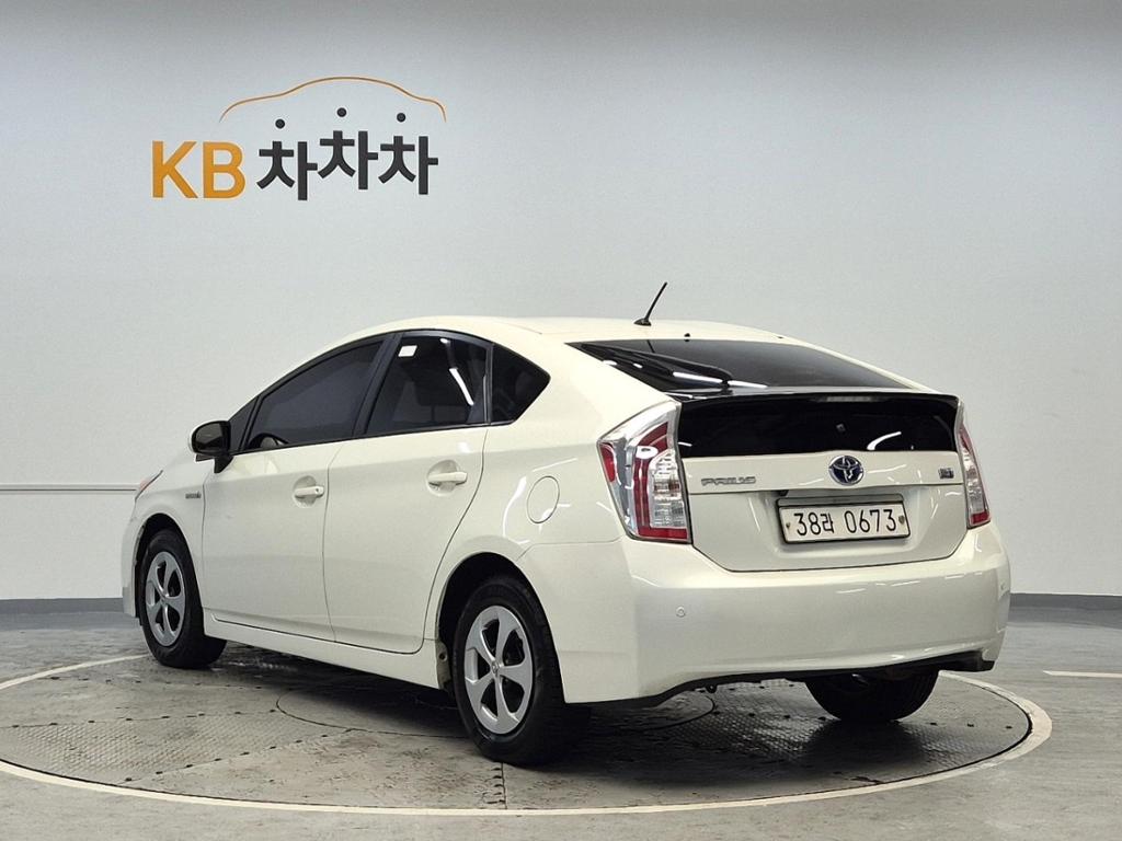 2015 TOYOTA PRIUS 