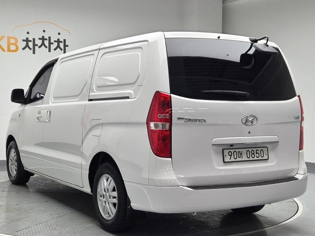 2019 HYUNDAI THE NEW GRAND STAREX 